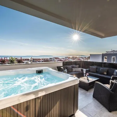 Fux Penthouse Whirlpool Meerblick Zadar