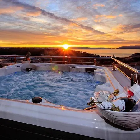 Fux Penthouse Whirlpool Meerblick Zadar