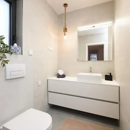 Daire Fux Penthouse Whirlpool Meerblick Zadar