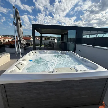 Fux Penthouse Whirlpool Meerblick Daire *