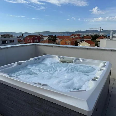 Daire Fux Penthouse Whirlpool Meerblick Zadar