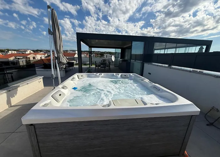 Fux Penthouse Whirlpool Meerblick Daire *